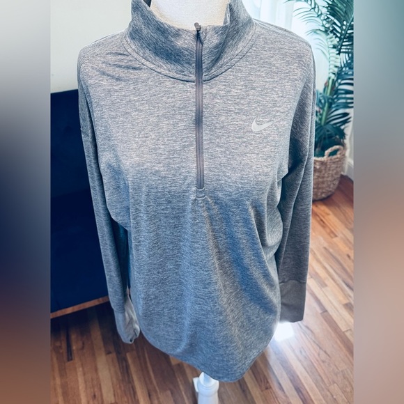 NIKE DRIFIT Running Long Sleeve Tshirt Athletic Shirt - Picture 8 of 13